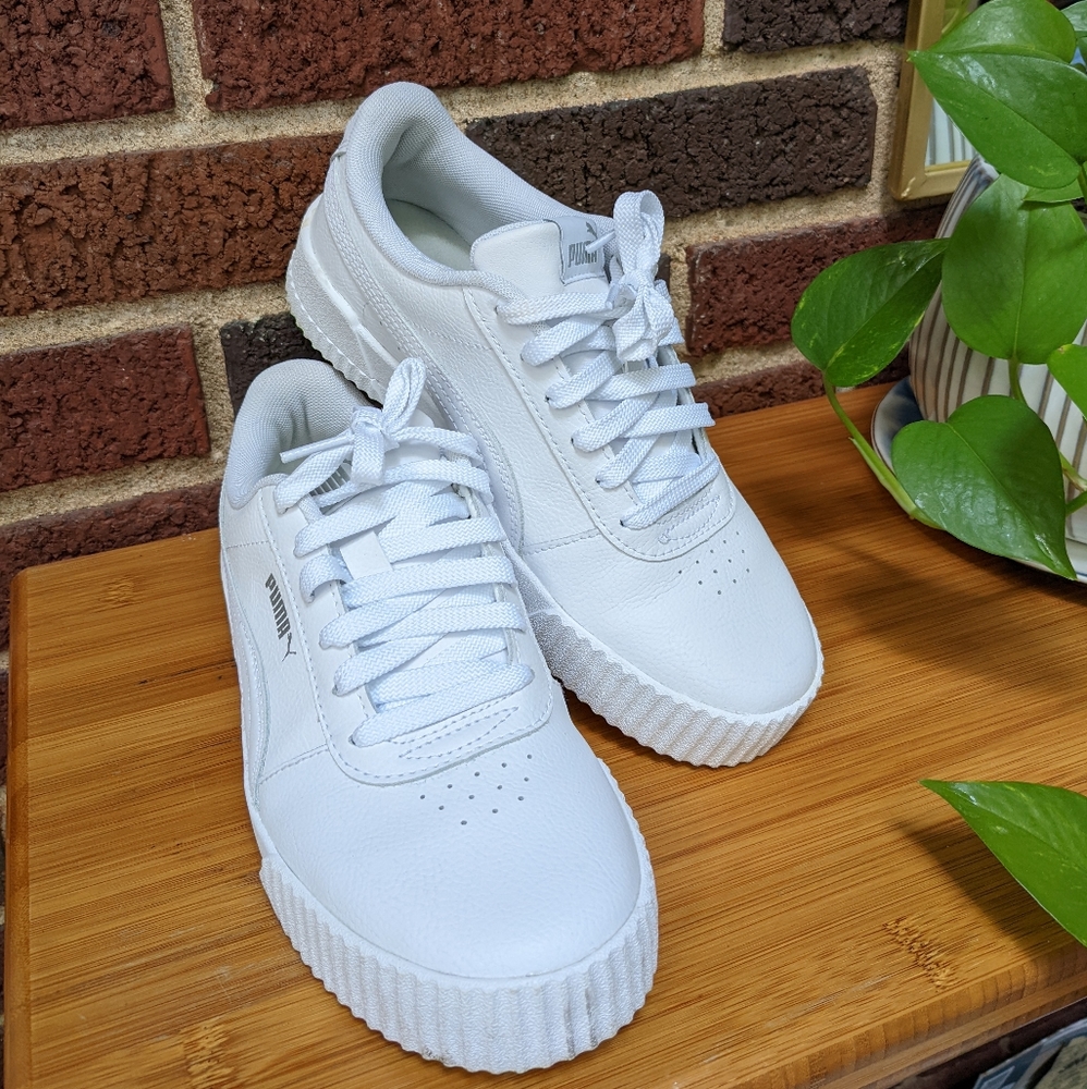 LIKE NEW Puma Women's Carina White Sneakers Size 7.5